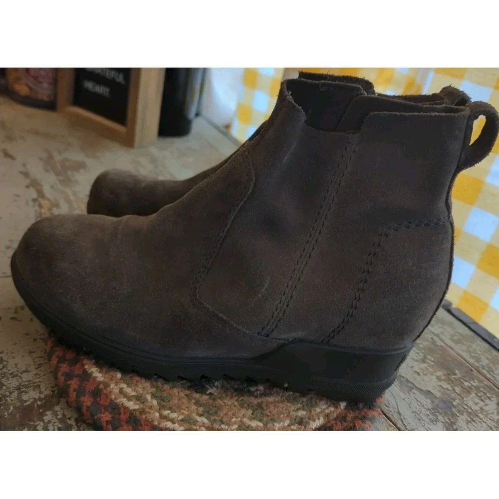 Sorel‎ Evie Women's Size 6 Grey Wedge Pull-on Suede Booties